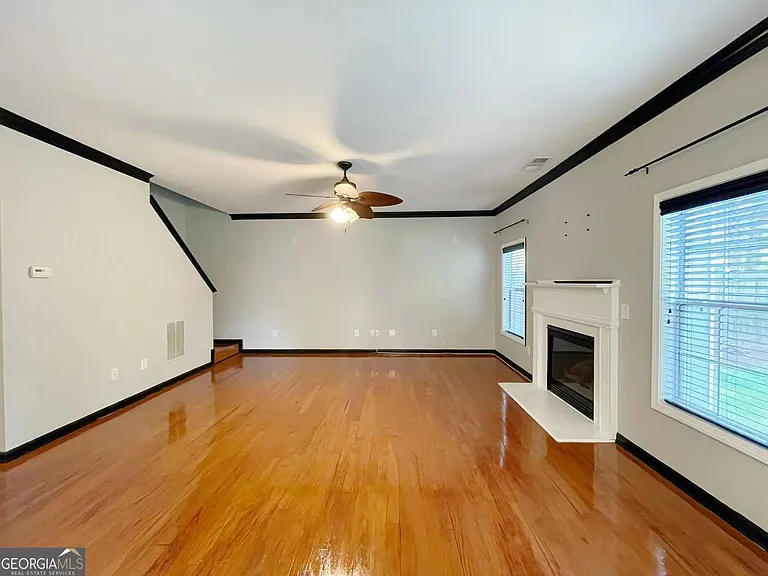 401 Norton Xing — Photo 7