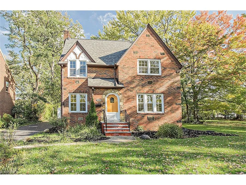 2347 Canterbury Rd photo 1