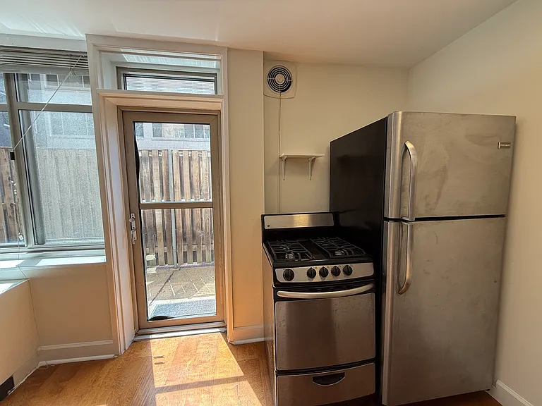 950 25th St NW #104-S — Photo 9