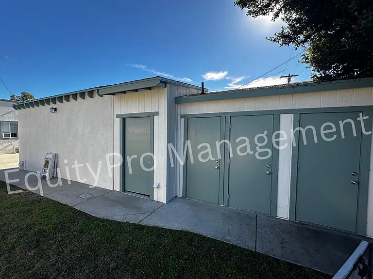 5583 California Ave — Photo 7