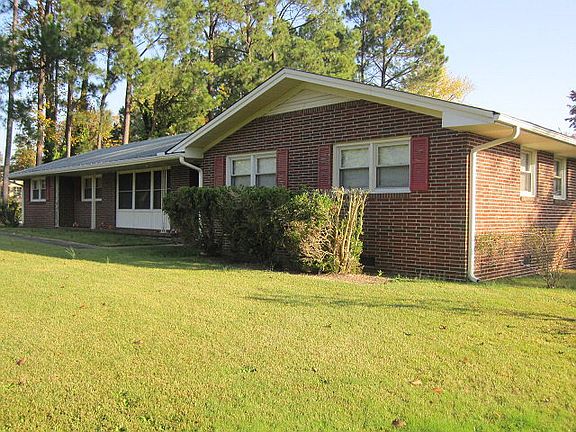 3rd image of 115 Mansion Dr