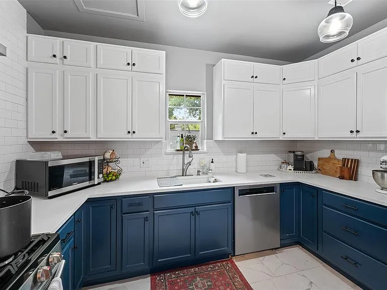 2408 White Oak Dr #3 — Photo 5