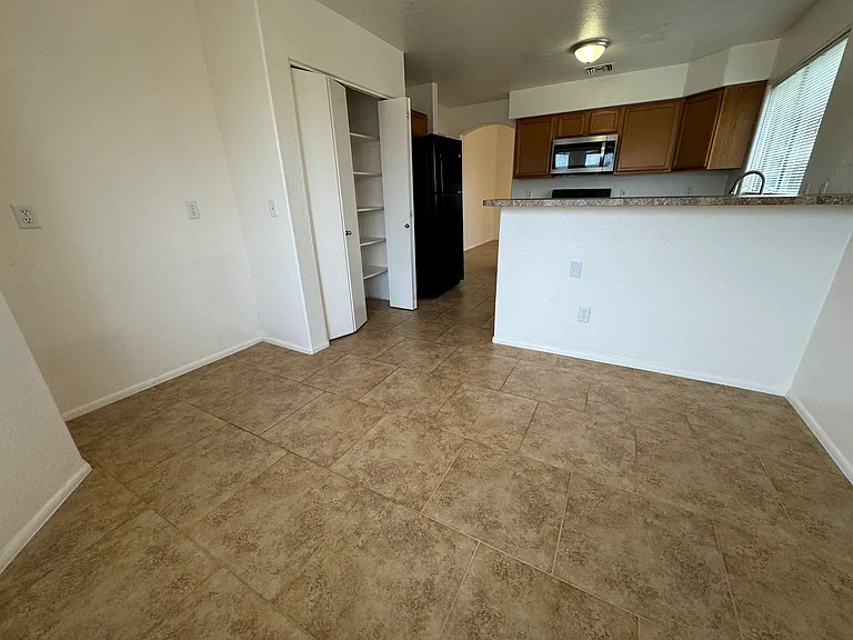 7815 S Wild Primrose Ave — Photo 19