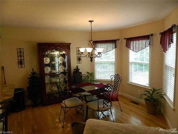 whispering woods dining