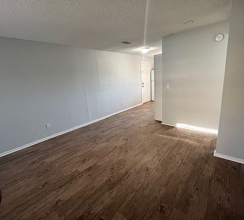 3rd image of 6909 N 22nd St #17168538