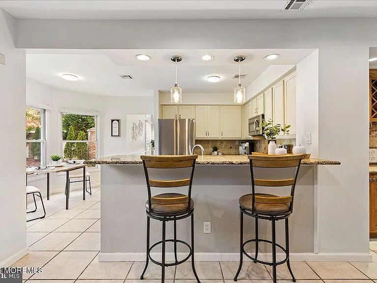 1 Fieldwood Ct — Photo 15