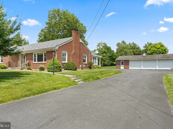 678 S Washington St, Greencastle, PA 17225