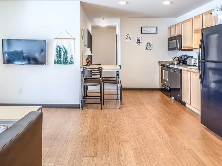 325 Campus Dr #104 — Photo 6