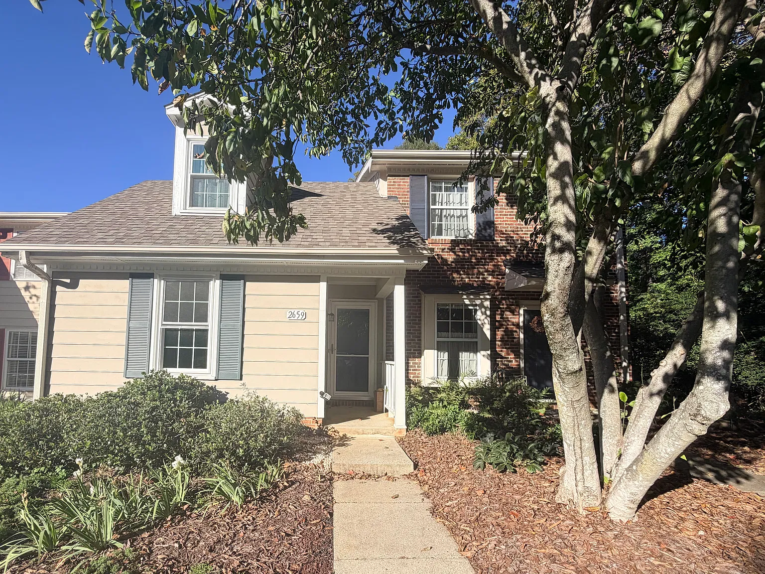 3 bed, 2.5 bath, 1266 sqft, $1,699 — Photo 1