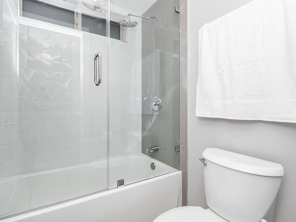 Master Bathroom (floor-ground level)