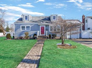 181 Whittier Ave, North Babylon, NY 11703