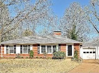 715 Cranbrook Dr, Saint Louis, MO 63122