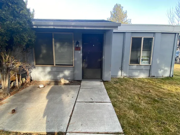 1700 NE Wells Acres Rd APT 32, Bend, OR 97701