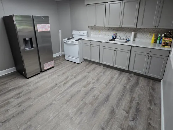 1200 S Main St APT 3, Old Forge, PA 18518