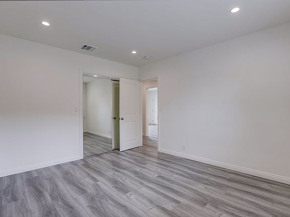 5th image of 12656 Burbank Blvd APT 17