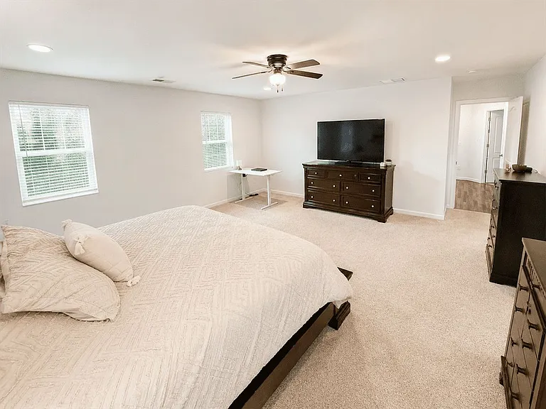 1100 Sarah Freeman Dr — Photo 22