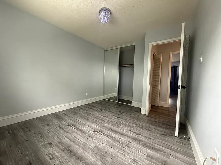 70 Jill Cres — Photo 12