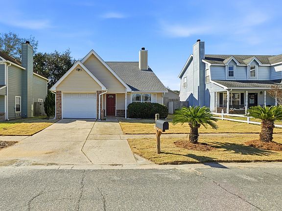 3rd image of 412 Woodland Park Cir