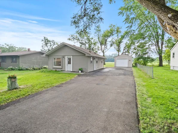 3015 Virginia Ave, McHenry, IL 60050