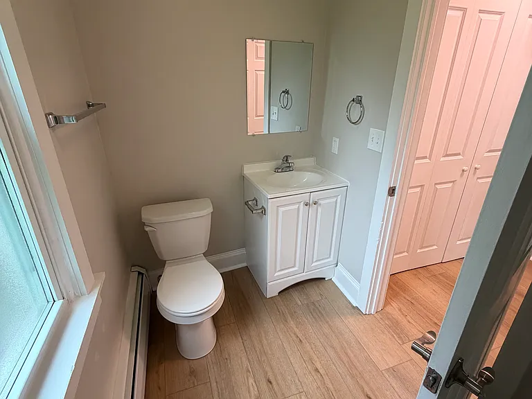 654 Poplar St — Photo 9