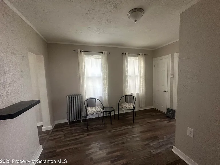 821 Maple St — Photo 4