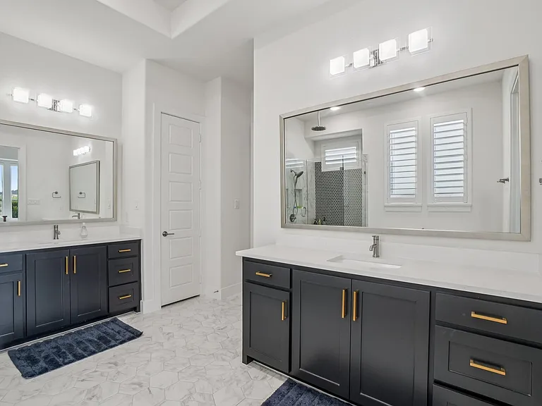 3960 Medio Creek Dr — Photo 16