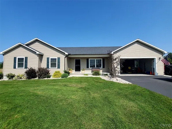 47 Grant St, Dexter, NY 13634
