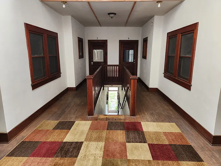 804 E Main St #4 — Photo 3