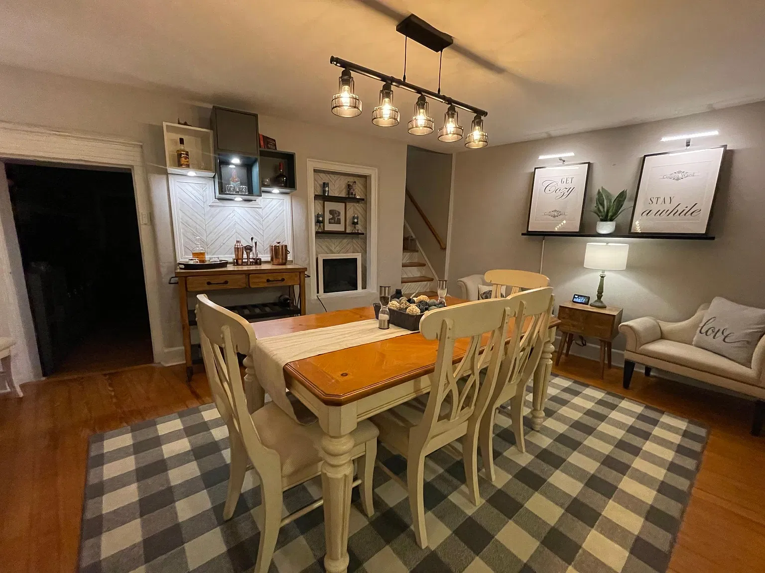 3 bed, 1250 sqft, $2,700 — Photo 2