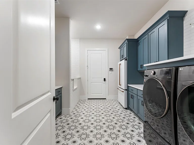 2118 Bennet Ct — Photo 31