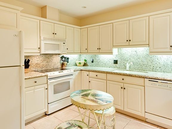 2nd image of 300 S Ocean Blvd APT 1F
