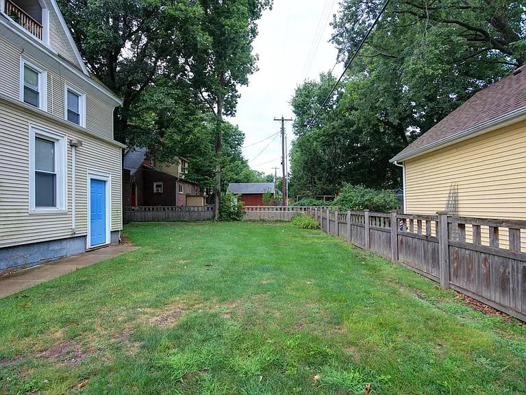804 W Church St — Photo 14
