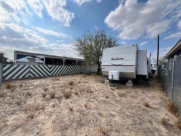 3rd image of 1502 Col Antonio Zapata Ave