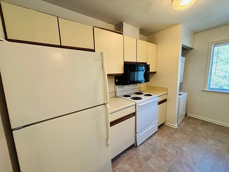 401K Berryfield Ln — Photo 12