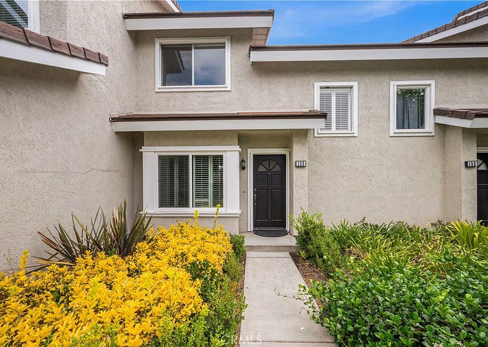 1st image of 152 Greenmoor #64