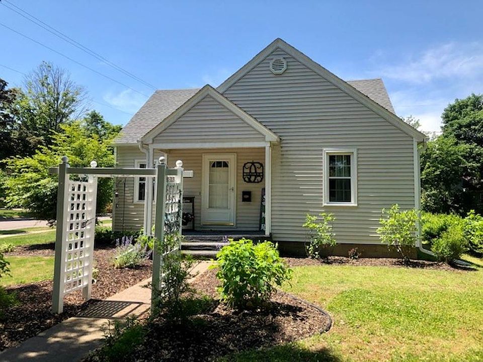 1st image of 2516 Oakwood Blvd