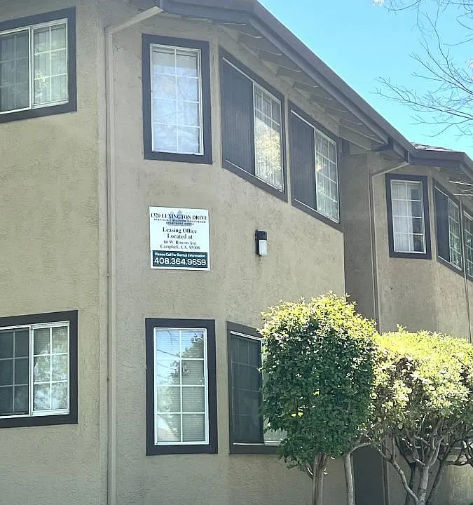 1320 Lexington Dr