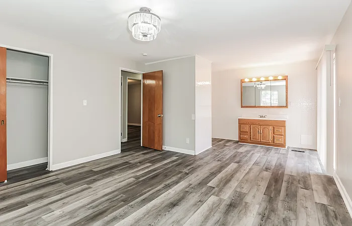 4361 Hillcrest Dr — Photo 8