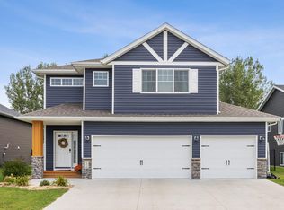 5876 Deb Dr W, West Fargo, ND 58078