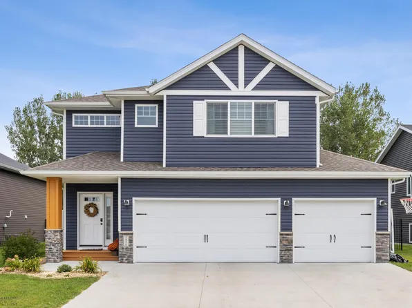 5876 Deb Dr W, West Fargo, ND 58078
