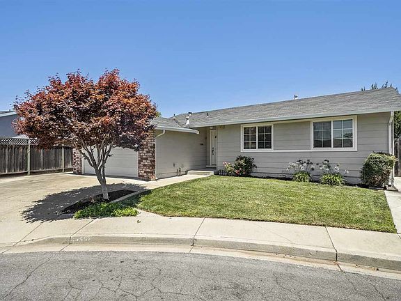 4th image of 34552 Egerton Pl