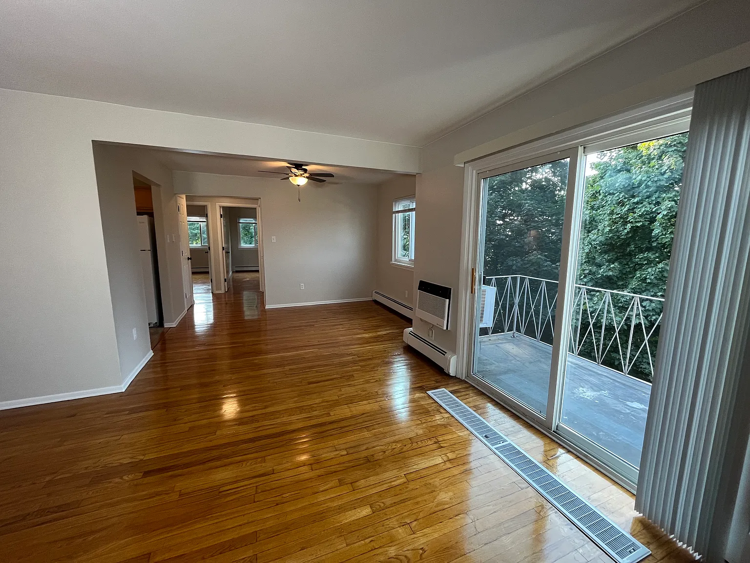 2 bed, 1100 sqft, $1,875 — Photo 4