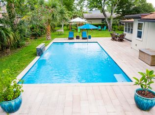 617 Valley Forge Rd N, Neptune Beach, FL 32266