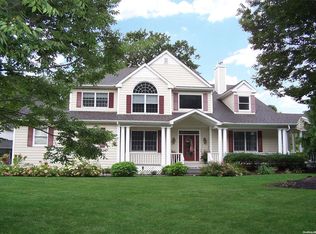 2 Trafalgar Ct, Huntington, NY 11743
