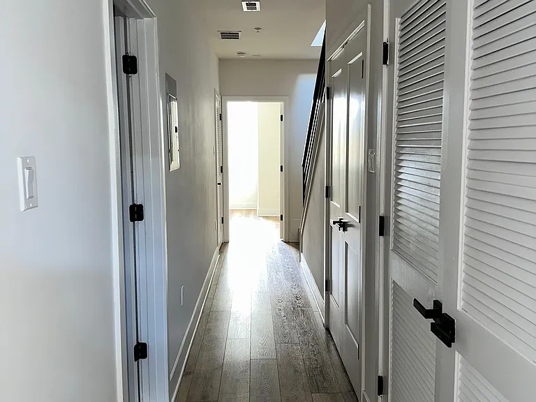 2500 E Tioga St #C15 — Photo 14