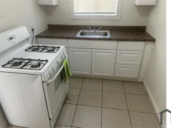 418 E St, Modesto, CA 95351