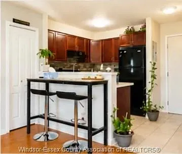 2 bed, 2.0 bath, 900 sqft, $2,500 — Photo 3