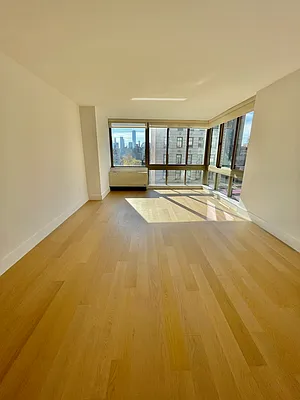 Rented by Cushman & Wakefield (Management) | media 17