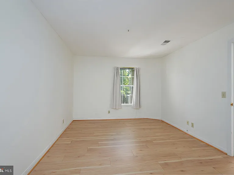 5800 Inman Park Cir #360 — Photo 8