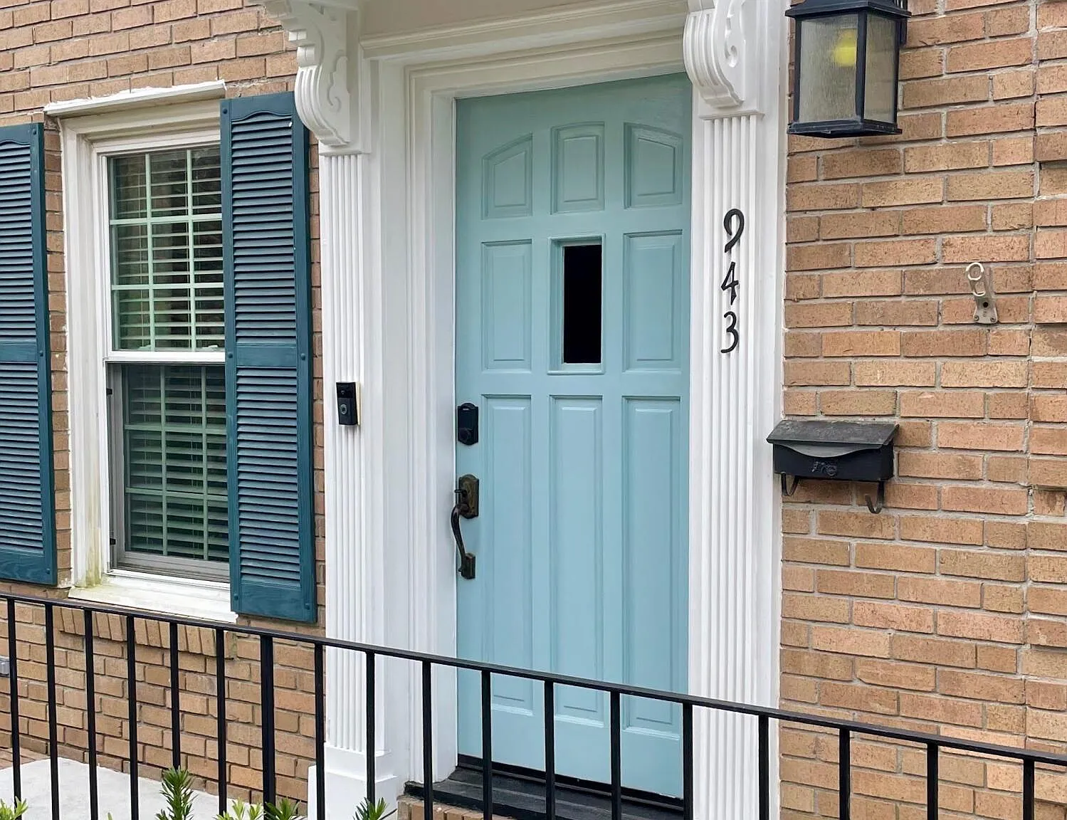 3 bed, 1.5 bath, 1296 sqft, $4,150 — Photo 3